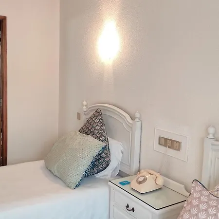 Hotell Terrace House 2*
